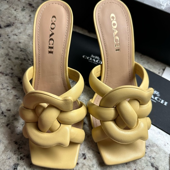 Gorgeous new in box Coach Kellie leather sandals - size 8.5 - Picture 4 of 15
